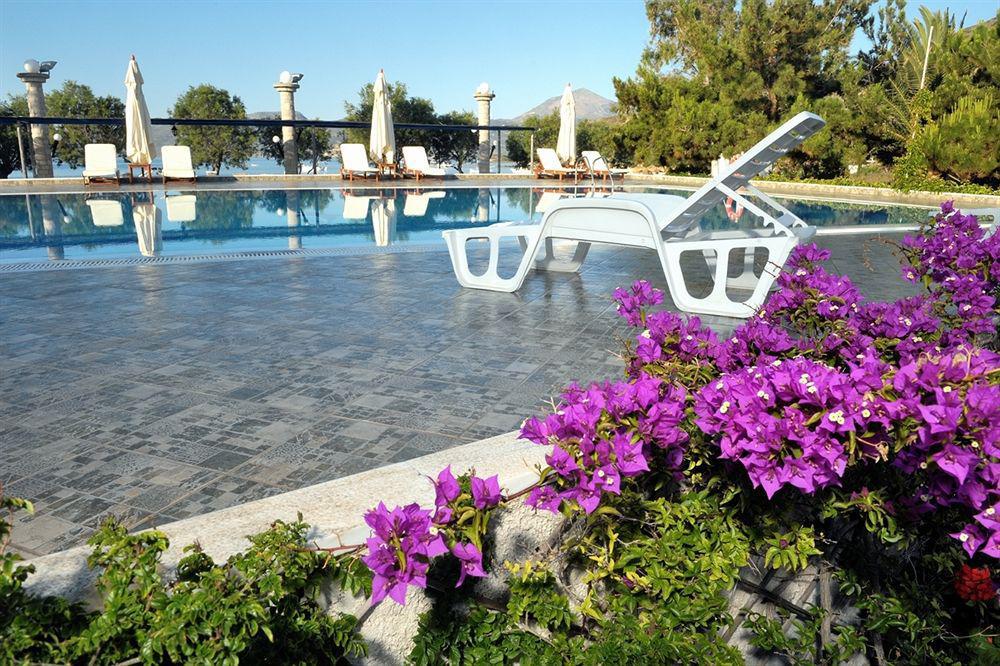 Lagada Beach Hotel Adamantas  Exterior photo
