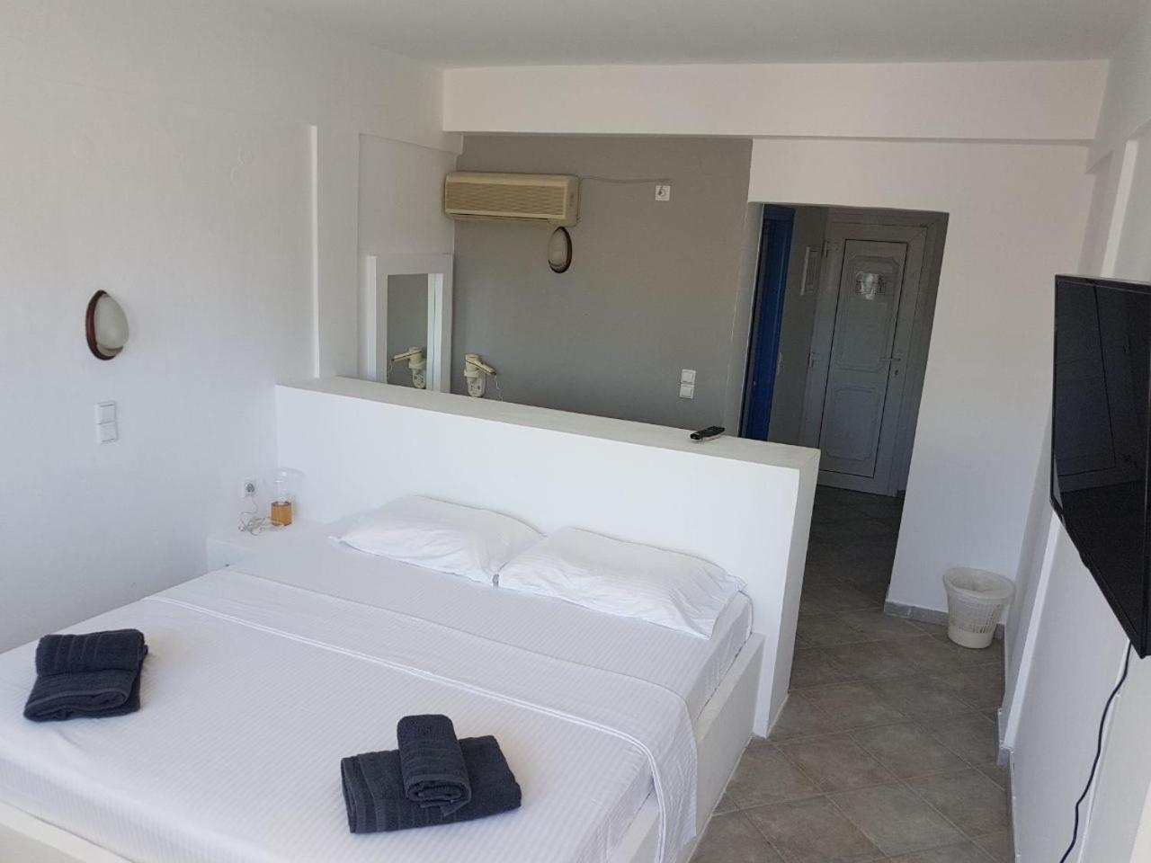 Lagada Beach Hotel Adamantas  Exterior photo