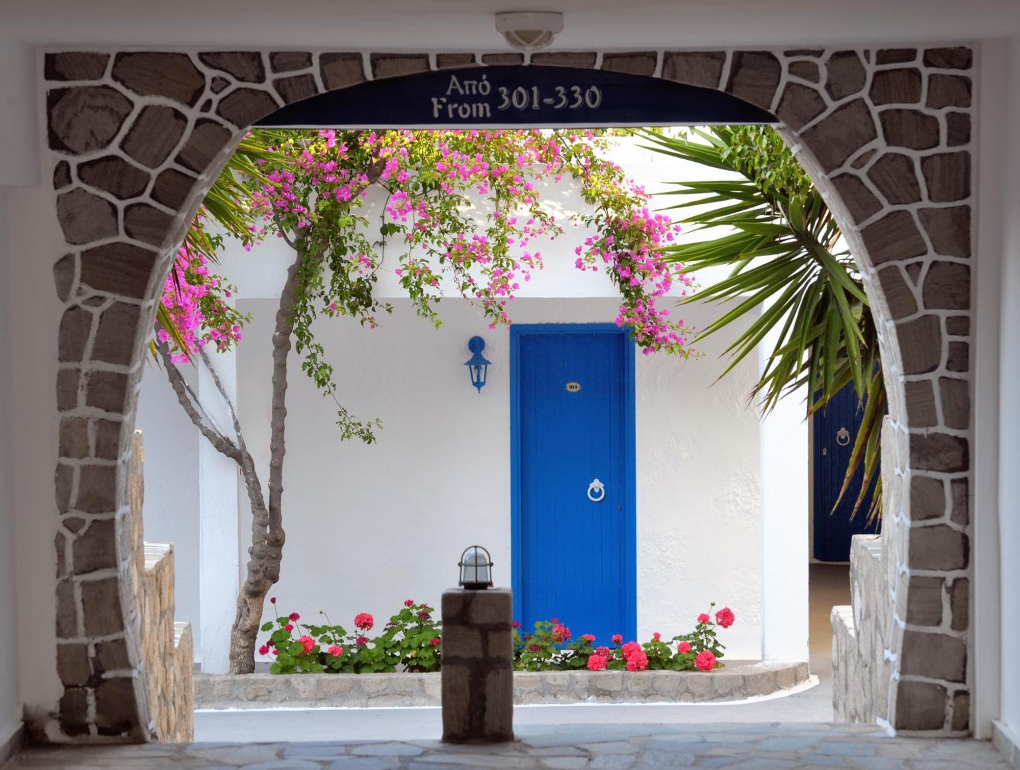 Lagada Beach Hotel Adamantas  Exterior photo